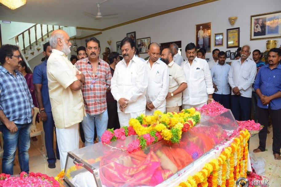 Celebrities-Pay-Homage-to-Vijaya-Nirmala-Garu